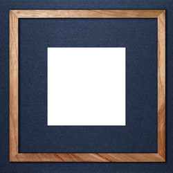 G977 Newport blue (błękit Newport) Karton Passepartout 120×81 cm 1,4 mm – Bezkwasowy, Do Oprawy Obrazów i Plakatów CRESCENT USA