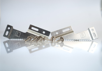 P3 - Komplet dwóch zawieszek narożnych z wkrętami